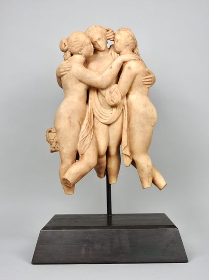 null Époque néoclassique, XIX° siècle, Sculpture représentant les Trois Grâces Marbre...