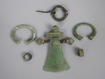 null Ensemble finno-ougrien ou Viking du NO de la Volga.
Bronze et fer.Circa VII-Xès.
L...