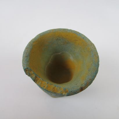 null Flared goblet bearing the cartouche of Tutankhamun. Siliceous earthenware. Style...