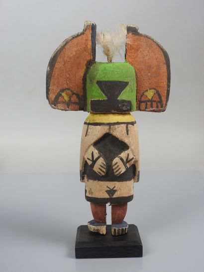 null Statuette Kachina style Hopi.Bois sculpté polychrome.
H : 24 cm.