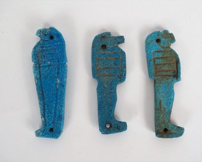 null Trois fils d'Horus.Fritte.
Epoque ptolémaïque.Circa 335-32 av J.C.Henv 6cm.