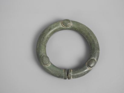 null Brassard d'archer.
Bronze.X-XIIès.Empire Khmer.Denv 8cm.