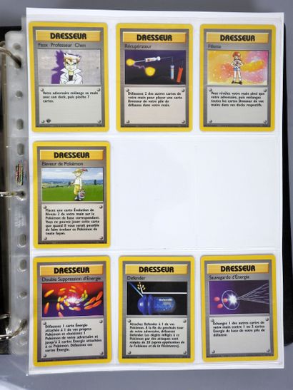 null WIZARDS BLOCK

Binder with about 310 cards from the base set and later expansions,...