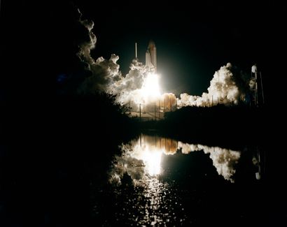 NASA Nasa. Beautiful night liftoff of the space shuttle ATLANTIS (Mission STS-STS76)...