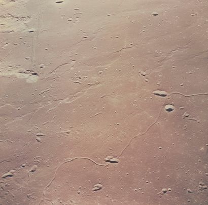 NASA Nasa. Vastes plaines lunaires s'étendant sur la surface de la Lune tournée vers...