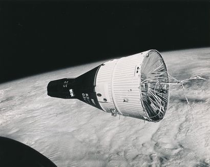 NASA Nasa. Belle vue du vaissau spatiale Gémini 7 le 15 décembre 1965 lors du rendez-vous...