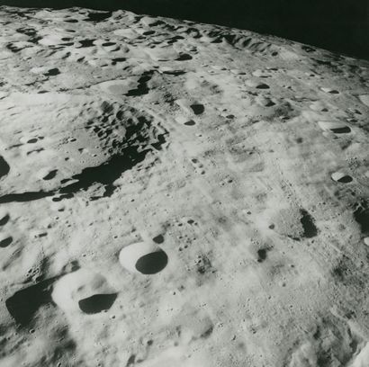 NASA NASA. Belle vue de la face cachée de la Lune par l'équipage de la miission APOLLO...