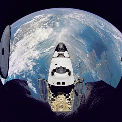 NASA NASA. LARGE FORMAT. An exceptional "Fish Eye" view of the space shuttle ATLANTIS...