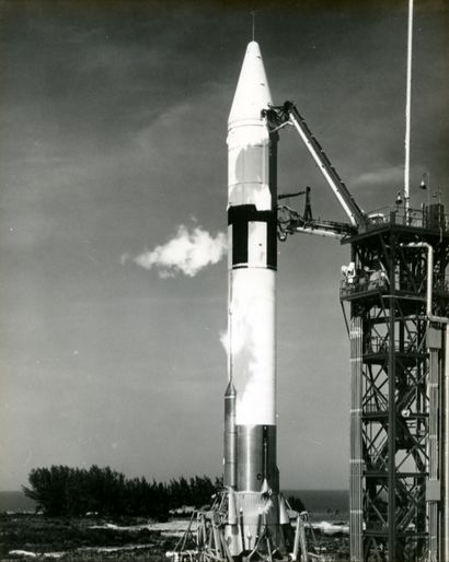 NASA NASA. US Air Force. Tir d'une fusée Centaure le 20 avril 1962. Tirage argentique...