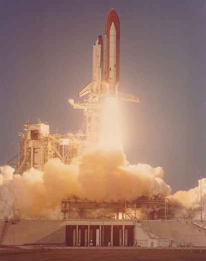 NASA NASA. Décollage de la anvette spatiale Columbia (Mission STS-5) le 11 novembre...