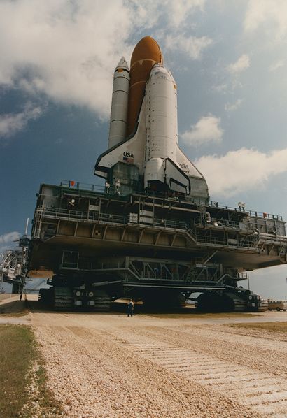 NASA NASA. Rare and impressive view of the Space Shuttle DISCOVERY (Mission STS-70)...