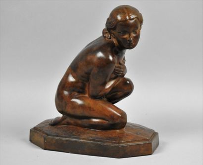 null Lucien-Charles Edouard Alliot (1877-1967)

La frileuse

Bronze a patine brun...