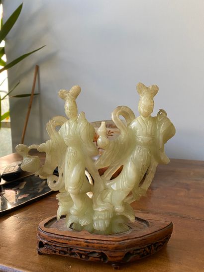 null Groupe en jade néphrite

Chine, Travail moderne

H 22 cm