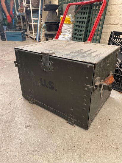 null US Army

Secretary with field flap 

Manufacturer's plate

Metal and wood