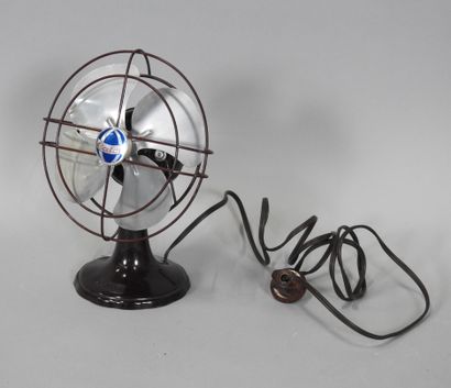 null Petit ventilateur Calor 

Années 1960

H 24 cm 



Ce lot est présenté en partenariat...