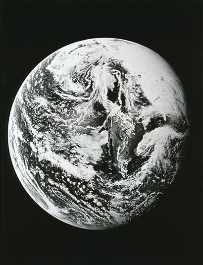 NASA Nasa. Mission Apollo 10. Vue de la Terre depuis l'Espace à bord de la mission...