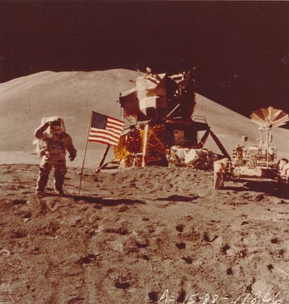 NASA Nasa. Mission Apollo 15. Parfaite composition photographique pour ce salut au...