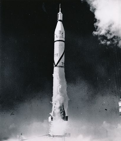 NASA Nasa. Une petite dizaine d'années après la seconde guerre mondiale, les lancements...