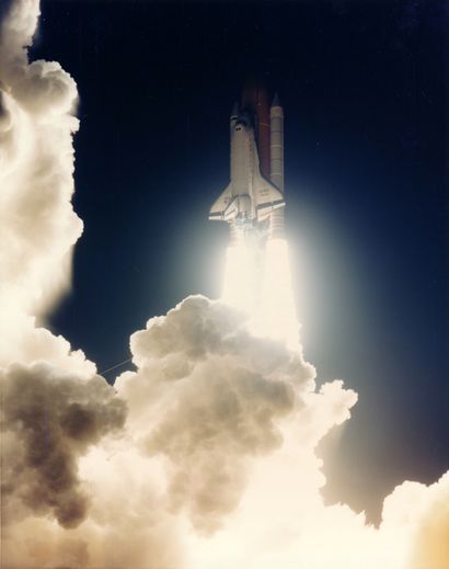 NASA Nasa. Liftoff of the space shuttle Atlantis (Mission STS-86) on September 25,...