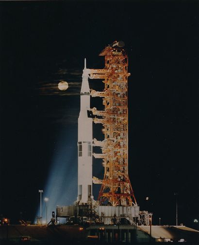 NASA Nasa. Superbe photographie de la dernière fusée SATURNE 5 du programme spatial,...