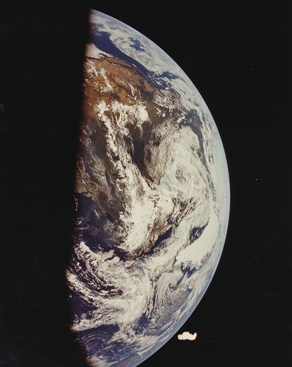 NASA NASA. Apollo 11 mission, July 16, 1969.

Beautiful and rare view of the Earth....