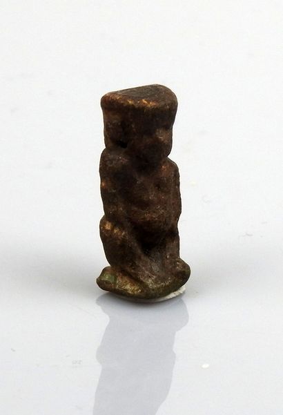 null Amulet representing Bes

Frit 2.5 cm

Egypt Late Period XXVI-XXXth dynasty