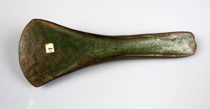 null Axe with flange and flared edge

Bronze 13.5 cm

Protohistory Middle Bronze...