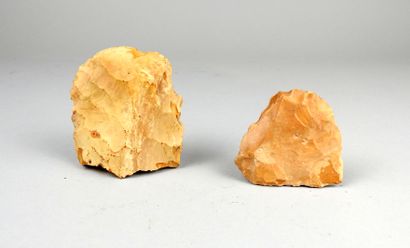 null Set of two tools, scraper and fragment of axe

Flint 6 and 8 cm

Prehistory