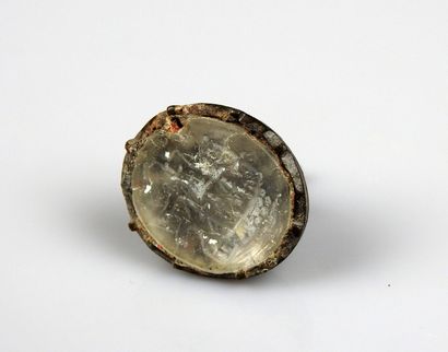 null Seal with a superb intaglio representing a boat

Bronze and glass 2 cm

Late...