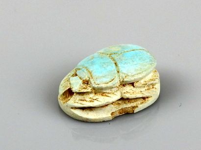 null Bead in the shape of a scarab decorated with hieroglyphs, very fine

Steatite...