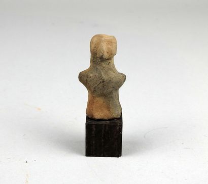 null Statuette représentant un homme au nez pincé

Terre cuite 4.5 cm

Culture Vinca...