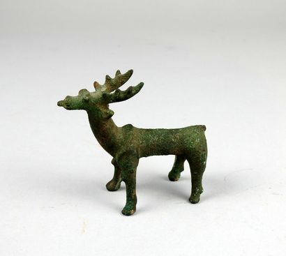 null Statuette representing a large stag

Bronze 7.2 cm

Modern work, ancient Louristan...