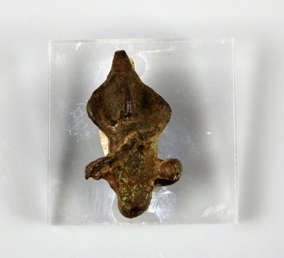 null Tête de statuette

Bronze 3.6 cm

Luristan Ier millénaire avant J.-C.