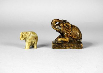 null Deux éléphants en stéatite.Chine et Inde.En l’état.L :4 à 7cm.