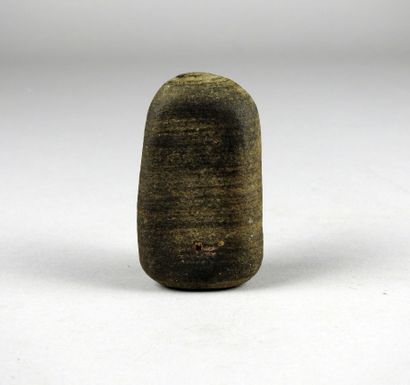 null Prehistoric rock, probably a pestle.Japan.

Lenv 7cm.From Hondo Island.