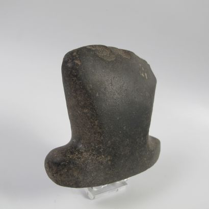 null Anthropomorphic votive polished axe with overhanging heel. Black endogenous...