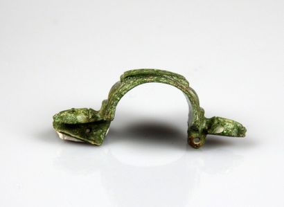 null Years old fibula ending with snake or reptile heads

Bronze 4.6 cm

Roman period...