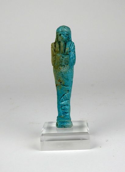 null Oushebti portant les instruments aratoires

Fritte bleue 11.4 cm

Egypte Basse...