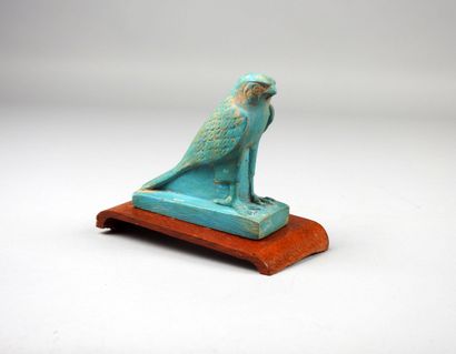 null Horus Falcon.copy.

Composite material.as isL :7,5cm.
