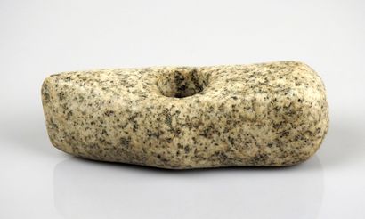 null Superb hammer axe

Speckled granite 15 cm

French prehistory probably Britt...