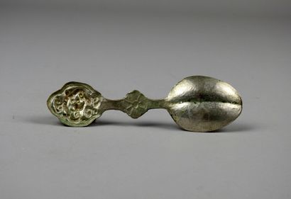 null Ritual spoon.Paktong or other alloy decorated with turquoise.Metal.Tibet.l ...