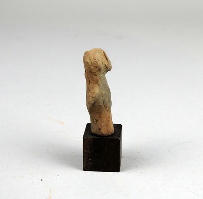 null Statuette représentant un homme au nez pincé

Terre cuite 4.5 cm

Culture Vinca...