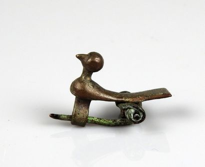 null Fibule à ressort représentant un oiseau stylisé

Bronze 3.5 cm

Période romaine...