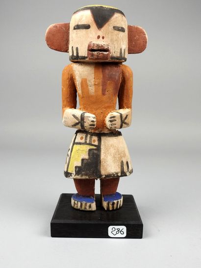 null Kachina style Hopi.Bois sculpté polychrome.

H :env 21cm.