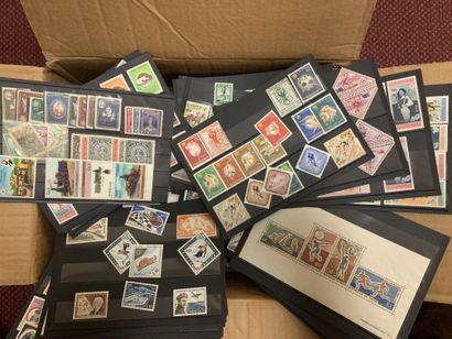 null 8 cartonsBel Ensemble de timbres du monde entier, neufs ou oblitérés, contenu...