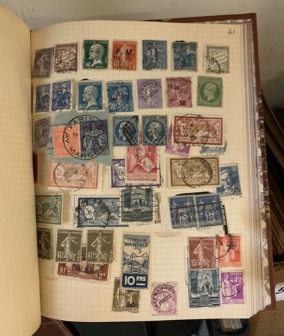 null 22 AlbumsFrance, Europe et Outremer : timbres classiques, semi-modernes et modernes,...