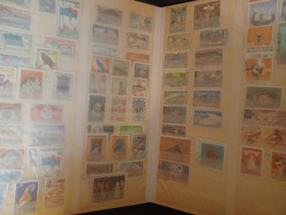 null 1 grand carton12 albums dont timbres thématiques du monde. TB.O/*