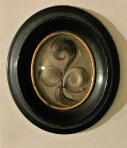 null Reliquaire cheveux Napoléon III, cadre bois noir verni (12 x 14 cm)