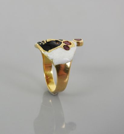 null Yellow gold flat ring, 750 MM, applied with a polychrome enamel drawing a mask...