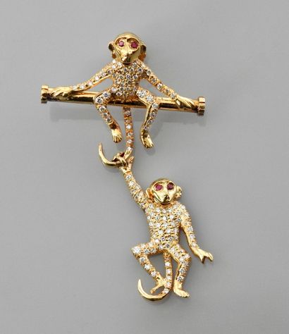 null Broche-pin's dessinant deux singes d' or jaune, 750 MM, recouverts de diamants...